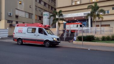 Mulher fica gravemente ferida ao se atropelada por moto (Foto: O Diário de Barretos)