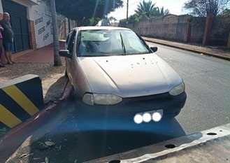 Colisão em cruzamento sinalizado por semáforo
