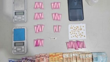 Homem é detido pela PM por tráfico de entorpecente no Luís Spina (Foto: O Diário de Barretos)