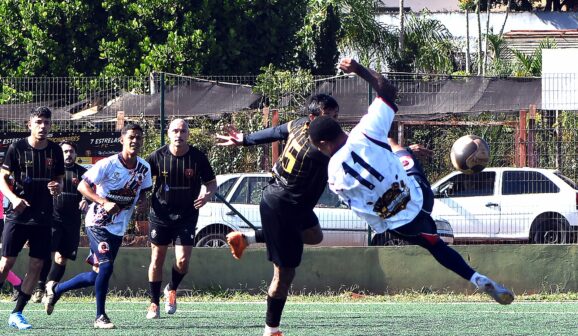 Após duas semanas sem jogos, o Campeonato Amador Varzeano retorna neste domingo (6), com partidas válidas pela 5ª rodada.