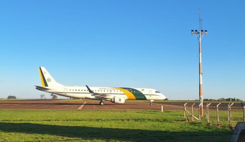 Avião da Presidência da República, com equipe precursora, pousou na tarde de quinta-feira (3) no aeroporto de Barretos