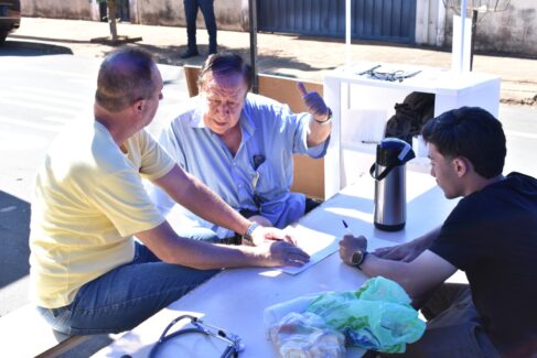 Teve início nesta sexta-feira (4) o projeto Prefeitura na Rua, pelo bairro Sumaré. A primeira edição ocorreu no Alto Sumaré, em frente ao Cemei José Pereira Neves.