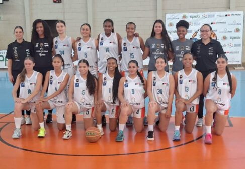 As equipes femininas do Instituto APAB Barretos/Unifeb jogam neste sábado (5), pelo Campeonato Paulista de Basquete, promovido pela Federação Paulista de Basquete