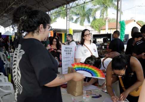 Parada do Orgulho reúne ações de prevenção e acessibilidade