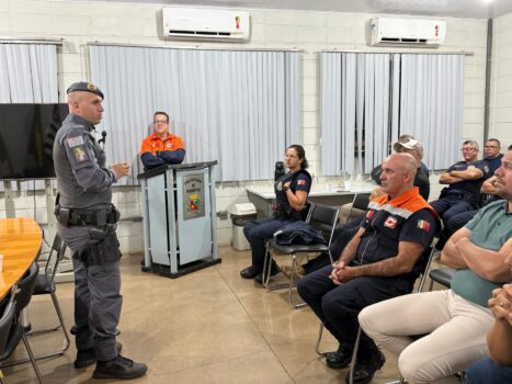 A Coordenadoria Municipal de Proteção e Defesa Civil (COMPDEC) realizou, na manhã desta quinta-feira (17), a reunião mensal no auditório do Paço Municipal.