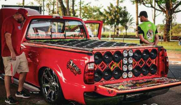O Parque do Peão, em Barretos, recebe de 9 a 11 de outubro a 11ª edição do Insane Sound, um dos principais encontros do Brasil dedicado ao som automotivo, carros rebaixados e customização.