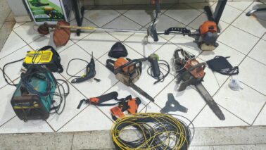Polícia Militar encontra diversas ferramentas sem procedência em fazenda (Foto: O Diário de Barretos)