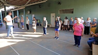 Candidatos ensaiam para Miss e Mister 3ª Idade