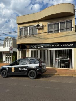 Mulher procura a polícia após ser enganada por estelionatários (Foto: O Diário de Barretos)