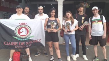 Equipe de xadrez conquista cinco troféus em torneio regional