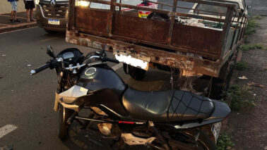 Motociclista é socorrido após acidente no Christiano Carvalho (Foto: O Diário de Barretos)