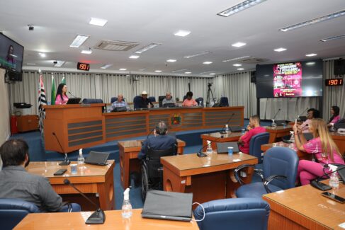 A Câmara Municipal de Barretos sediou, na noite da última terça-feira (15), uma audiência pública que tratou da doação voluntária de sangue e da realização da 1ª edição do Caminhando e Pedalando pela Vida de Barretos