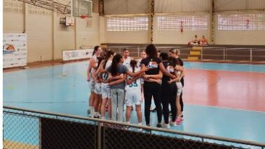 O basquete feminino do Instituto APAB Barretos/Unifeb venceu, na tarde do último sábado (29), a equipe da AMAB/Girafinhas/Mauá por 78 a 30, no Cemep América.
