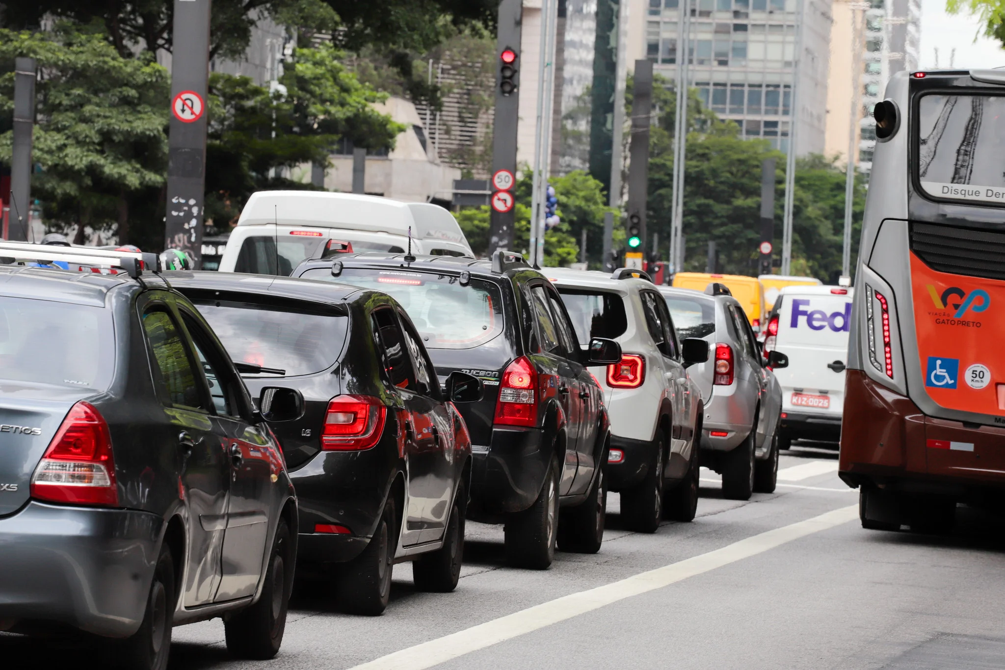 Licenciamento obrigatório de veículos para placas final 5 e 6