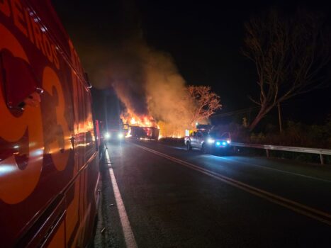 Acidente entre caminhões mata motorista na rodovia Assis Chateaubriand (Foto: O Diário de Barretos)