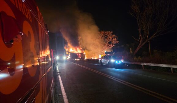 Acidente entre caminhões mata motorista na rodovia Assis Chateaubriand (Foto: O Diário de Barretos)