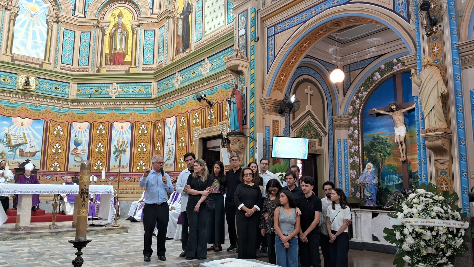 Emoção marca despedida de Monteiro Filho