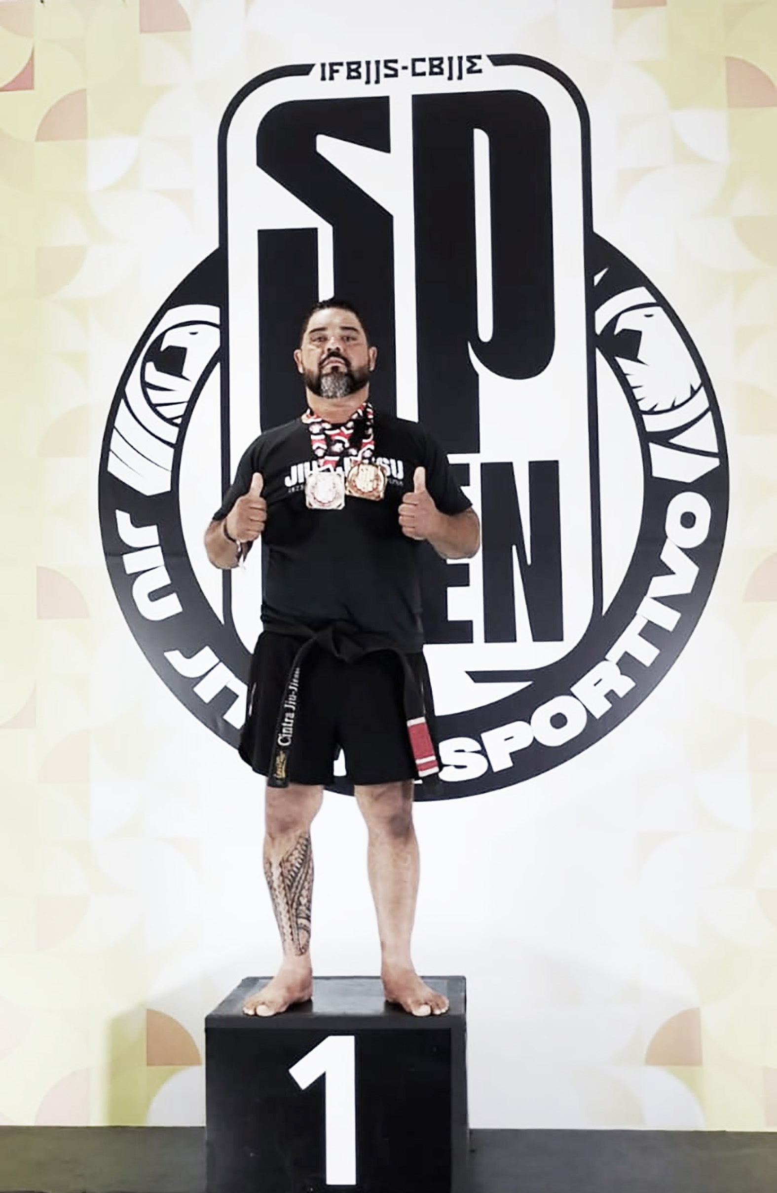 Sensei traz dois títulos em competição de Jiu-Jitsu