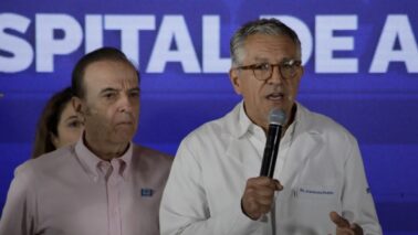 MODELO: Padilha ao lado do gestor do HA, enalteceu o trabalho realizado
