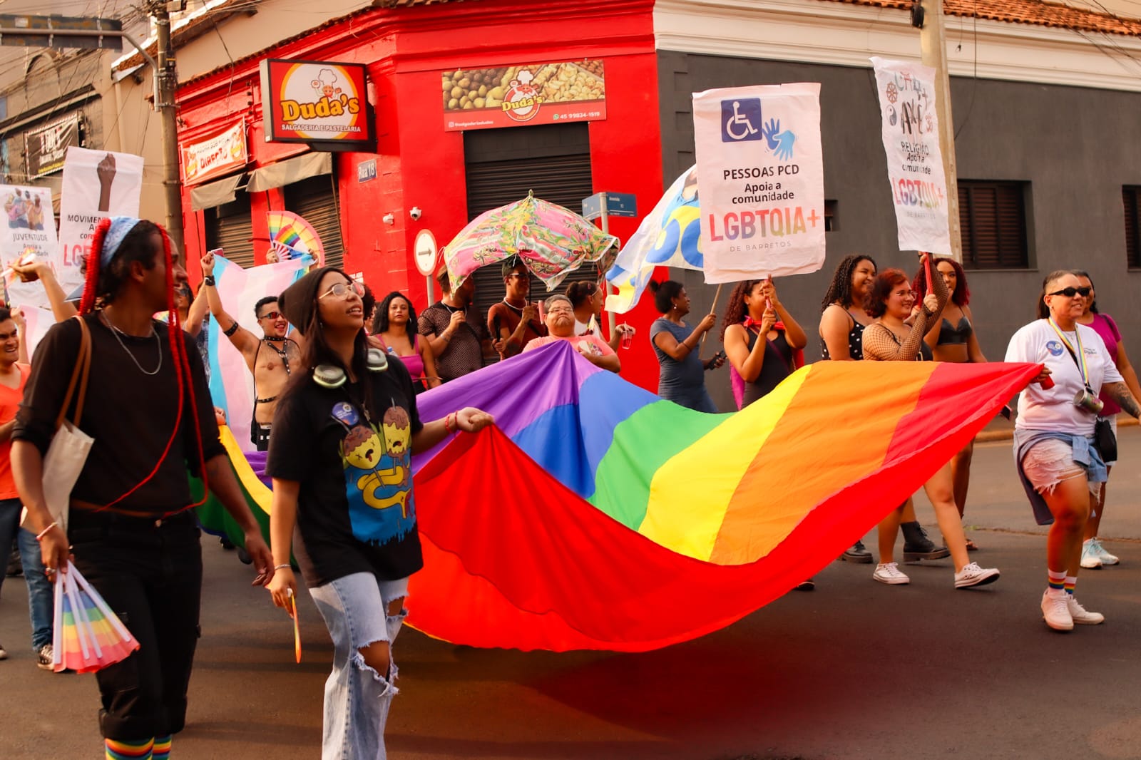Parada do Orgulho LGBTQIA+ neste domingo em Barretos