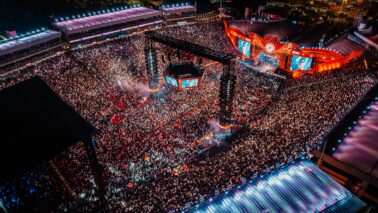 Estádio de rodeio registrou grande público nos shows da Festa (Foto: Alisson Demétrio)