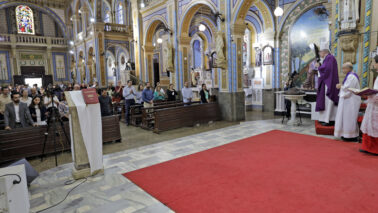 Dom Milton Kenan Júnior presidiu a Missa de 7º Dia na Catedral (Foto: Tininho Junior)