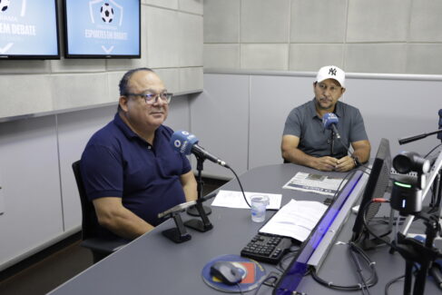 O novo presidente do Barretos Esporte Clube, Silvando Souza, eleito na última segunda-feira, dia 28 de setembro, ao lado de sua diretoria, concedeu sua primeira entrevista ao vivo