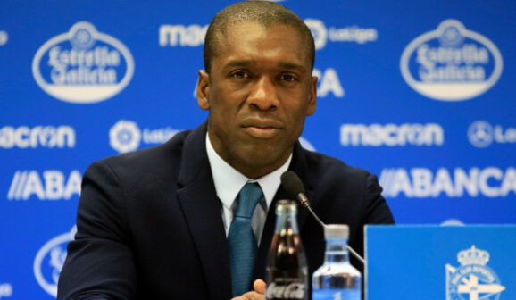 O Corinthians contratou o técnico Clarence Seedorf para comandar a equipe masculina de futebol.