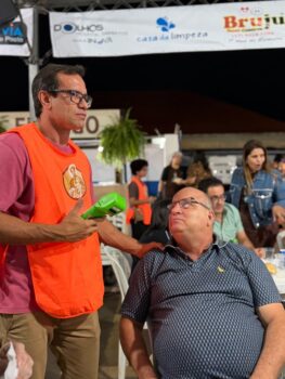 A Paróquia São Benedito, coordenada pelo padre Emerson Silva, deu início, na noite de sexta-feira (2), à Festa do Padroeiro, na praça em frente à igreja.