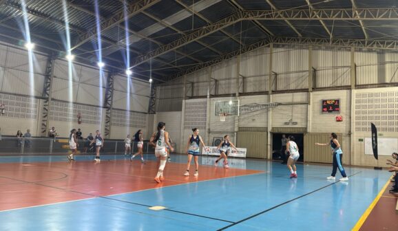 As equipes da APAB Barretos/Unifeb venceram neste sábado (3), as equipes da APABI Itatiba pelas categorias Sub-13, Sub-14 e Sub-15 em jogos realizados no Cemep América.