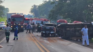 A Polícia Rodoviária registrou dois acidentes na manhã de hoje (8), no km 112 da rodovia Assis Chateaubriand, em Barretos.