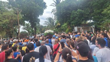 A 40ª edição do Caminhando com Maria, realizada na segunda-feira (12), Dia de Nossa Senhora Aparecida, reuniu aproximadamente 10 mil romeiros em Barretos.