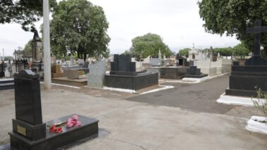 Recadastramento de sepulturas continua nas quadras 2A e 3A do Cemitério