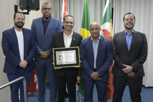 A Câmara Municipal de Barretos realizou sessão solene nesta sexta-feira (16) para a entrega do título de Cidadão Benemérito ao barretense Pedro Paulo Dias Junior.