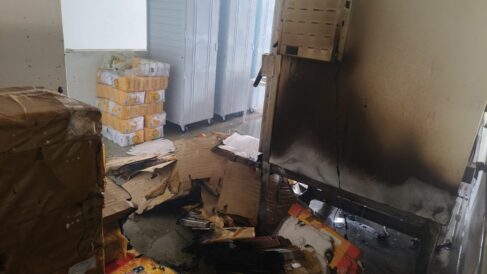 Bombeiros são acionados para combate a incêndio em fábrica de salgados (Foto: O Diário de Barretos)