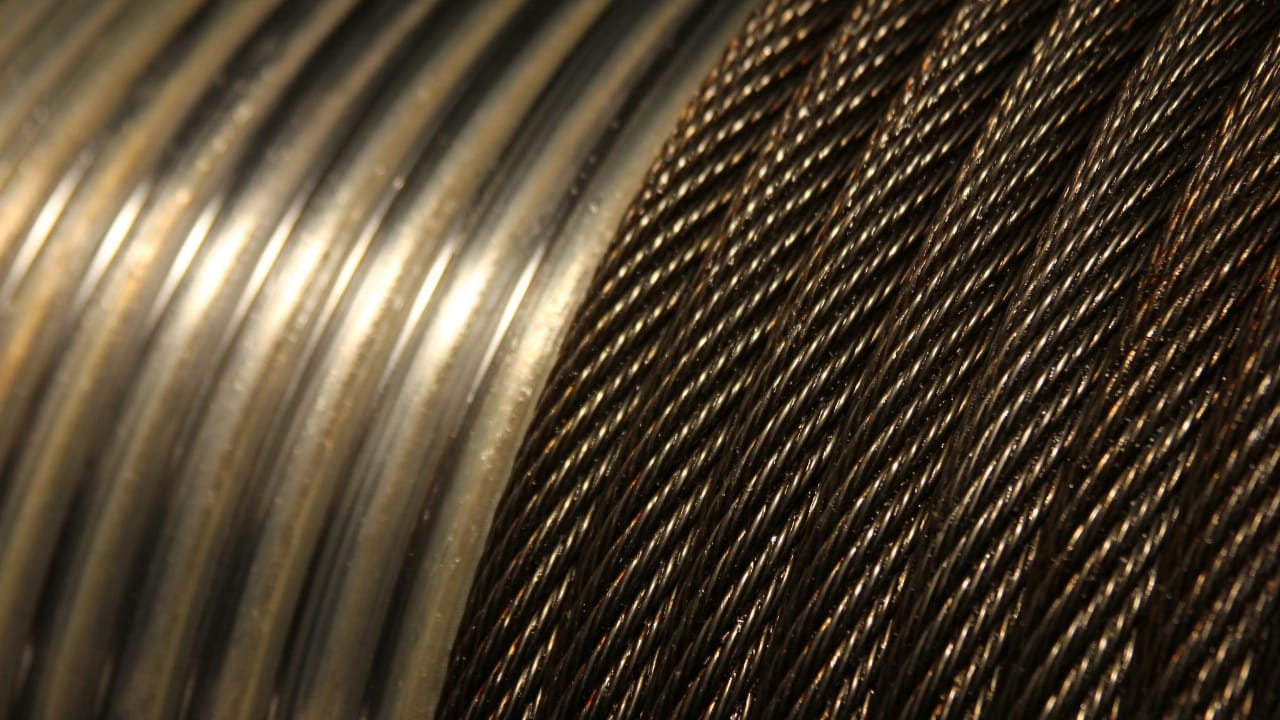 What is a big tow truck called?