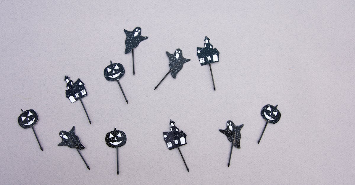 What are the steps in online reputation management?