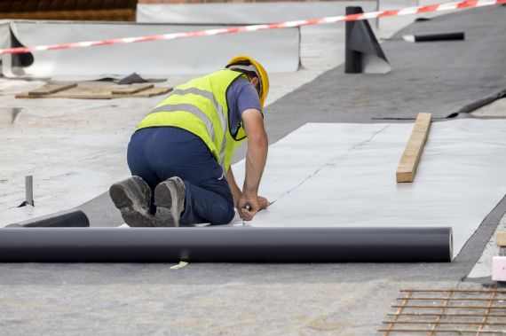 ROOFING CONTRACTORS