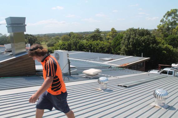 ROOFING CONTRACTORS