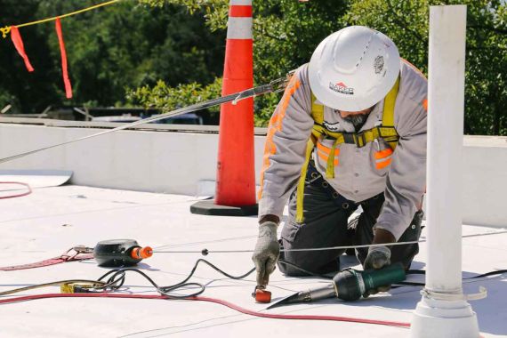 ROOFING CONTRACTORS