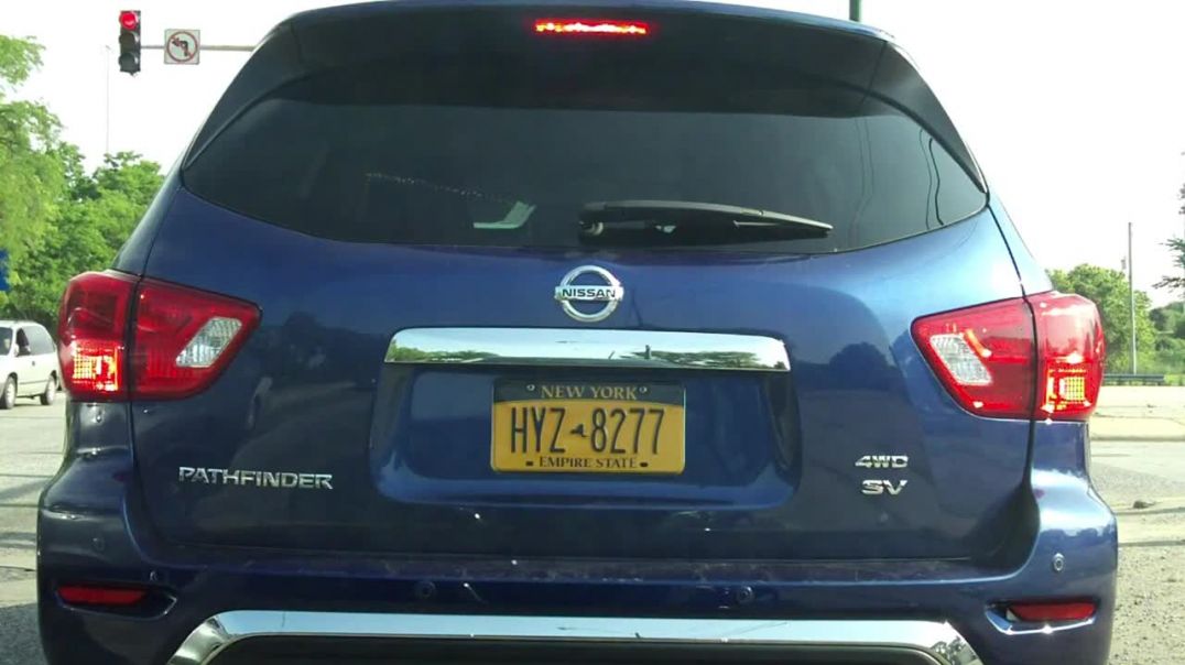 ⁣Nissan Pathfinder