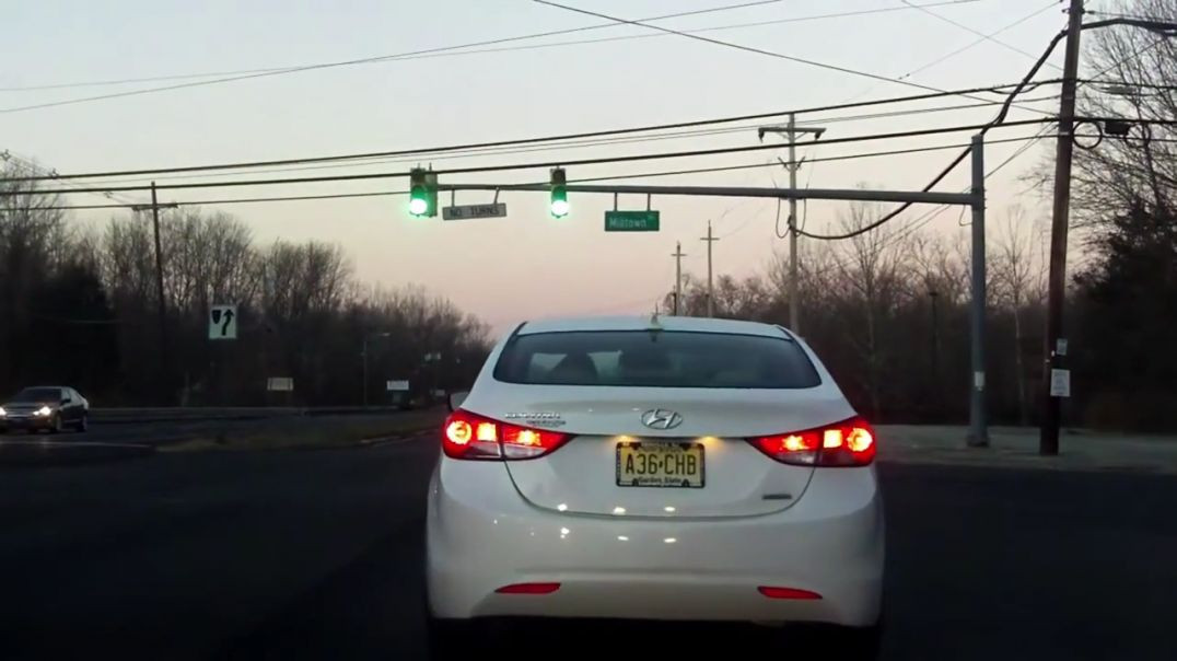 ⁣Hyundai Elantra