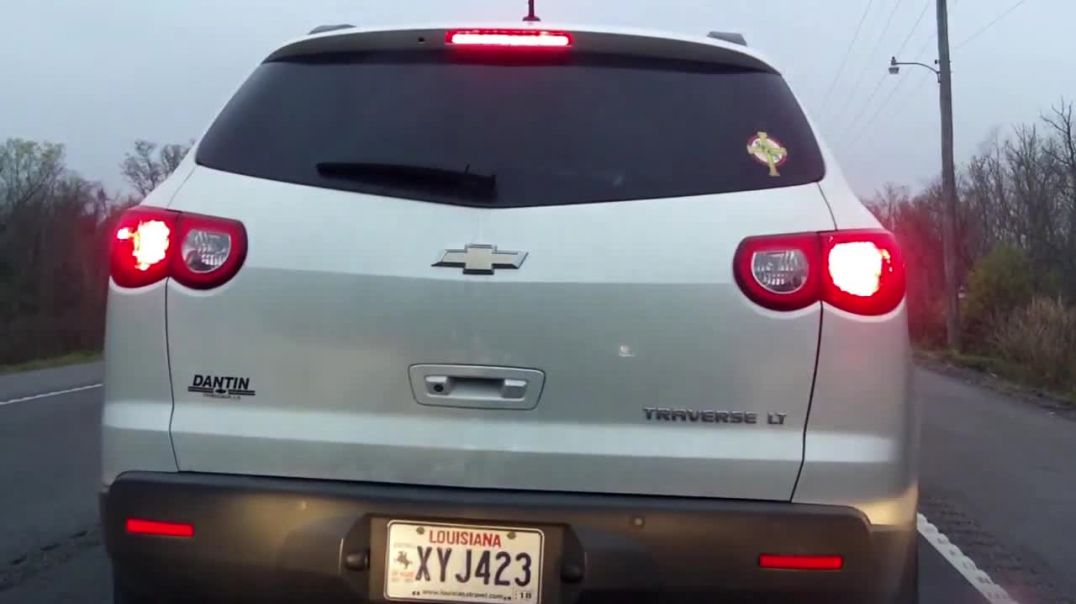 ⁣Chevy Traverse and Range Rover Sport