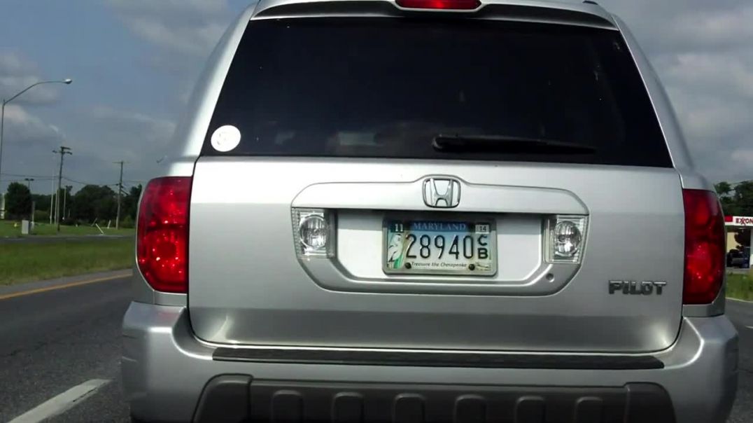 ⁣Honda Pilot and Range Rover Sport