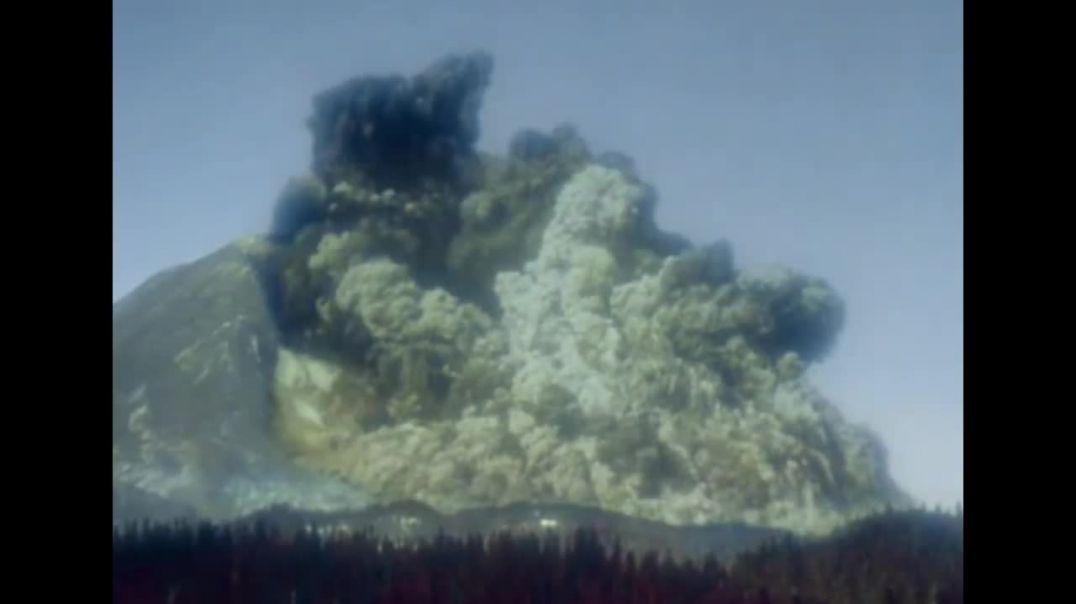 ⁣Mount St Helens Eruption