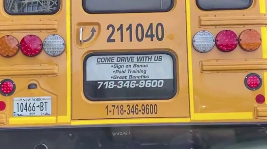 ⁣School Bus