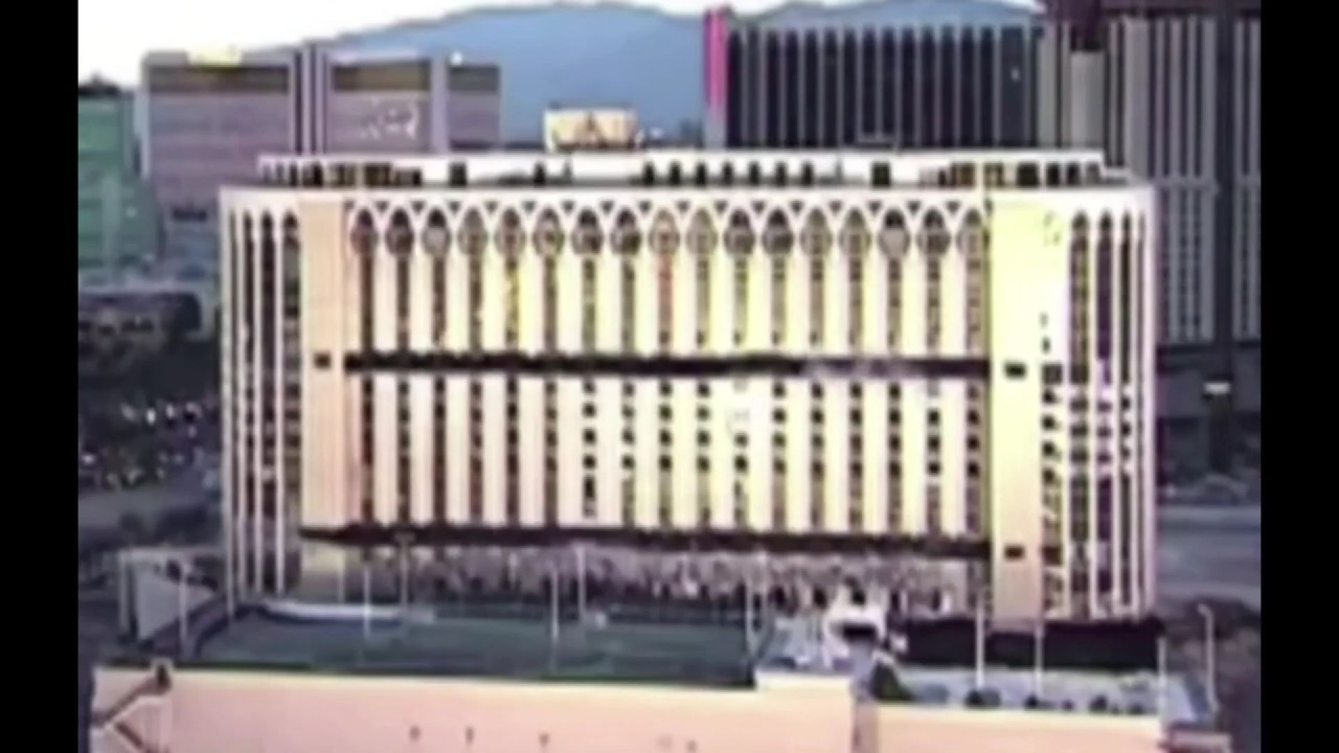 ⁣Aladdin Hotel and Casino Las Vegas Implosion