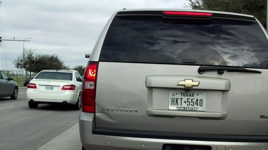 ⁣Chevy Suburban