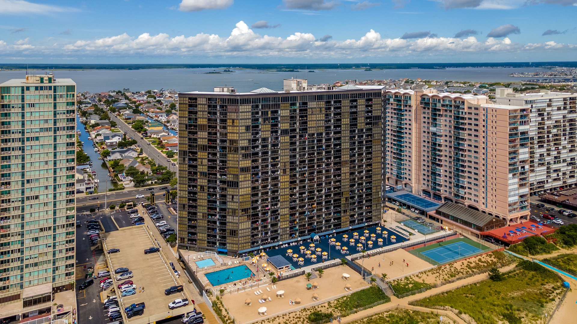 community Golden Sands