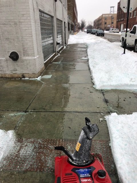 Walkway snow removal in Chicago
